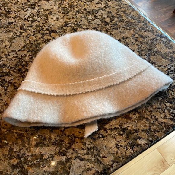 Cute Wool Hat - Picture 3 of 4